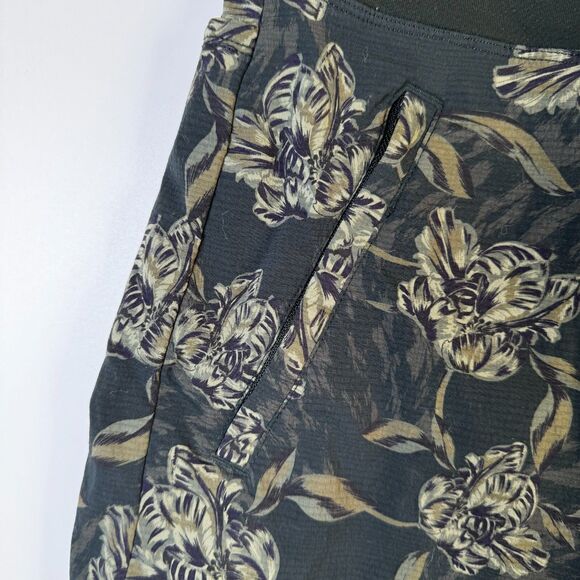 Athleta Womens 18 Ripstop Hiking Shorts Green Floral Print Trail Activewear - Picture 4 of 16